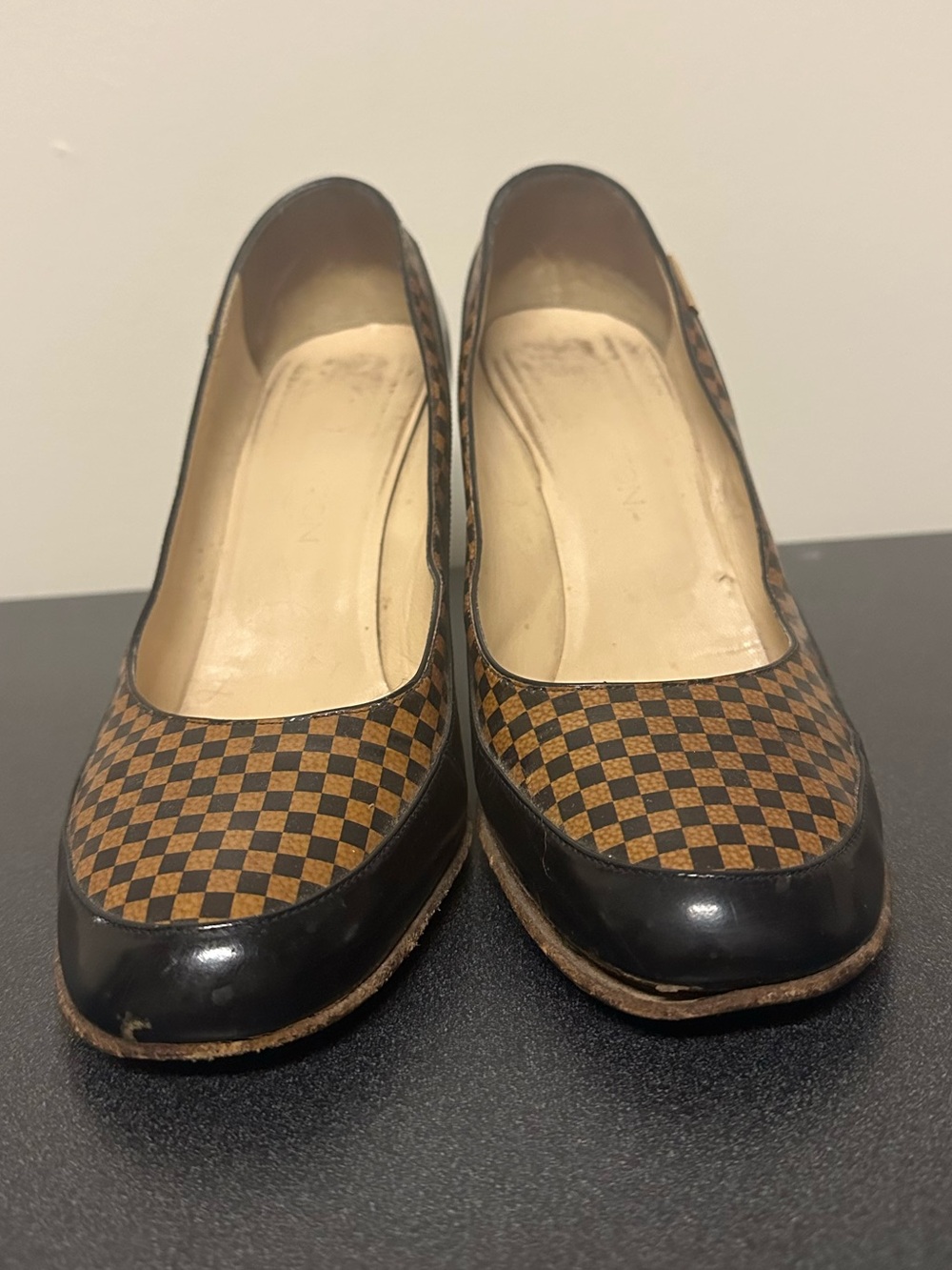 Louis Vuitton Patent Damier Pumps Checkered Logo Heels Size 38.5 8.5 Leather - Picture 2 of 14